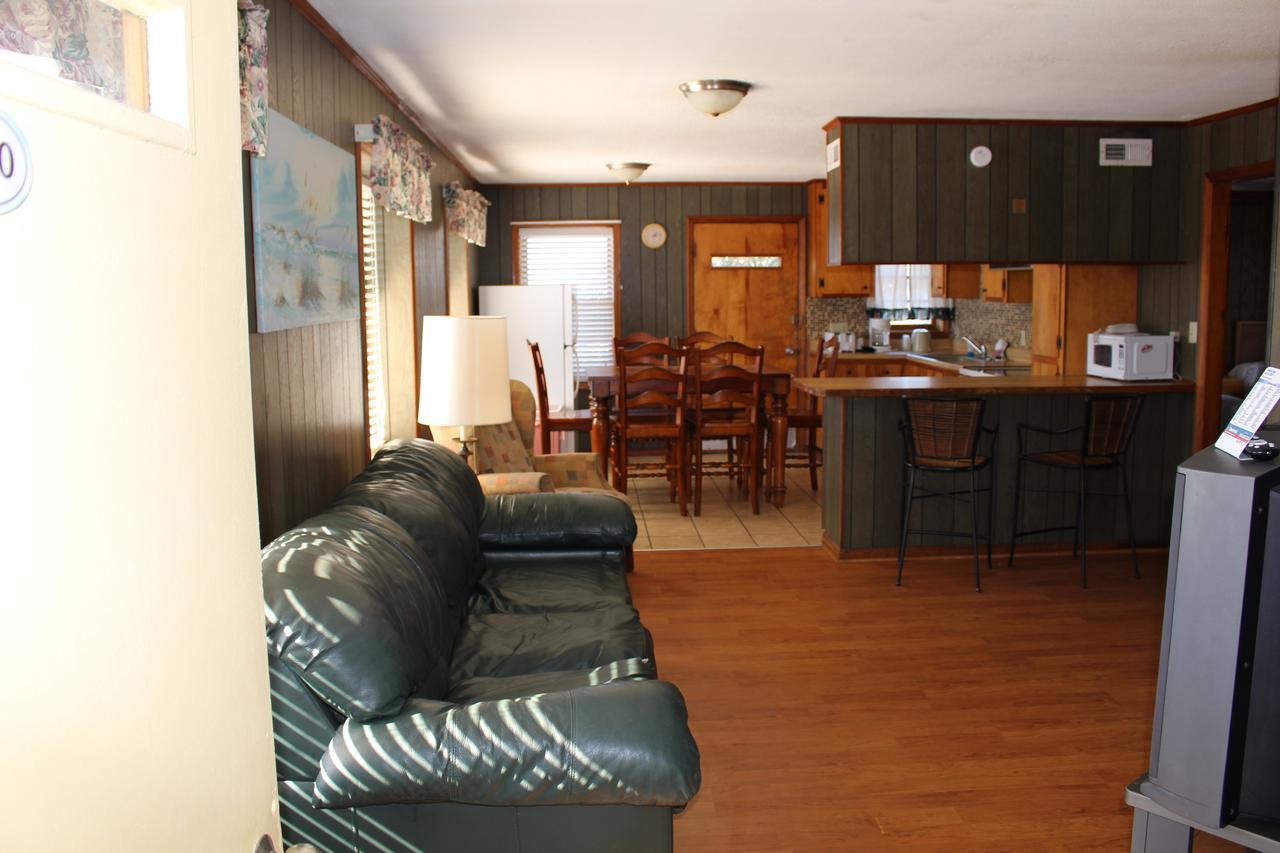 Oceaneer Motel 3*
