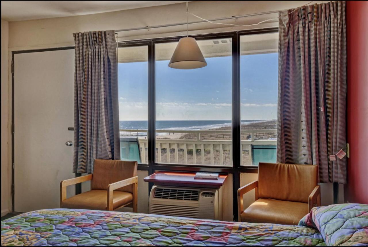 Oceaneer Motel 3*